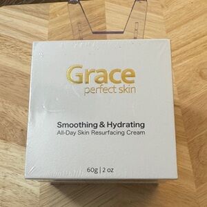 Grace Smoothing & Hydrating Cream - White